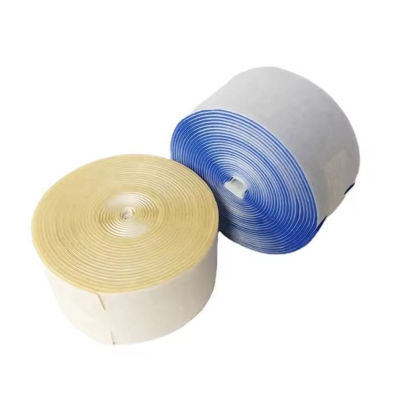 Bandagem de espuma autoadesiva com envoltório de espuma coesa para proteção e fixação